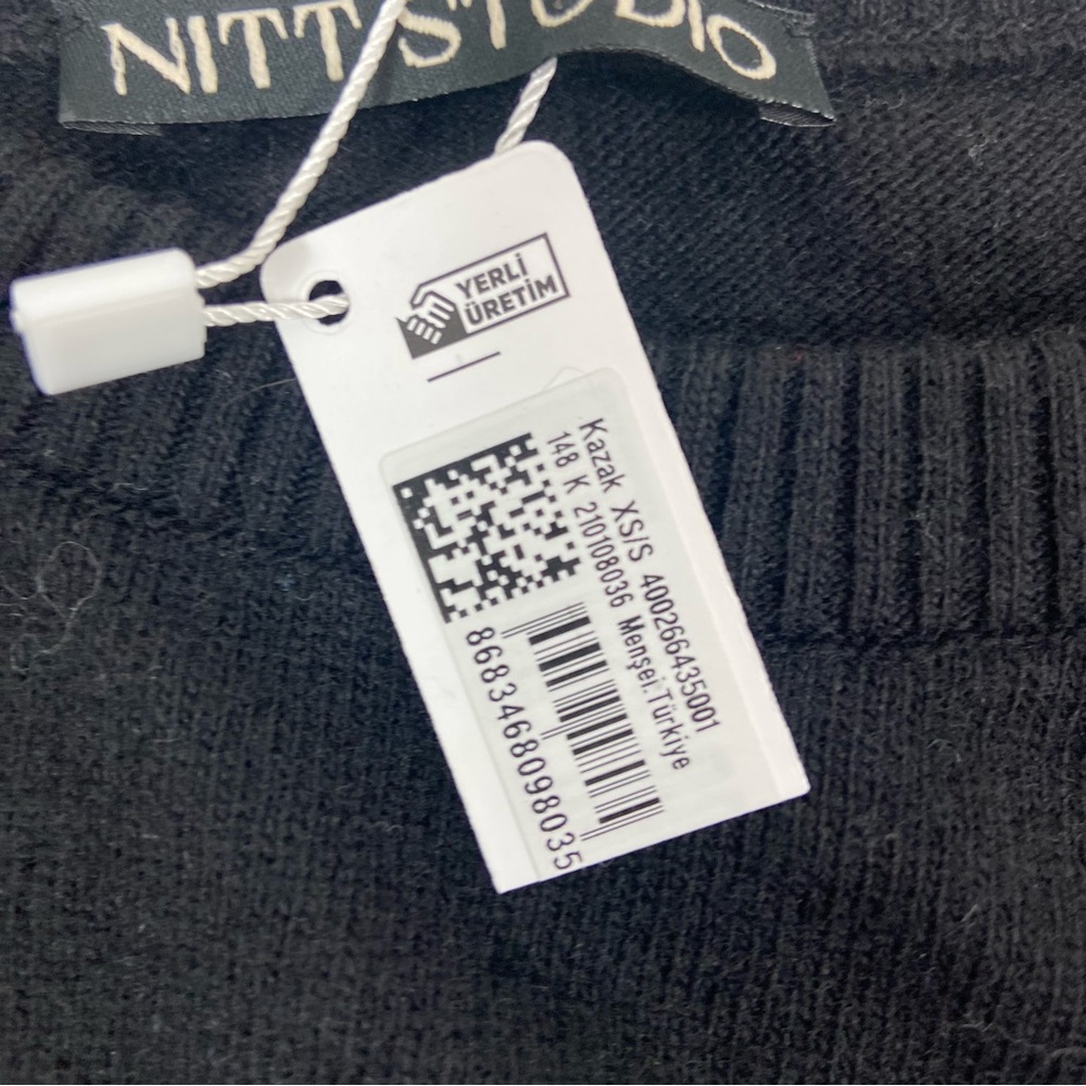 Nitt Studio Jackie O Neck Sweater lambswool blend puppy dog sweater - Picture 6 of 11